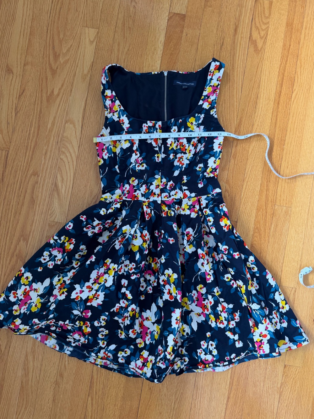 French Connection Navy Floral Fit & Flare Dress Size US 6 - Picture 9 of 9